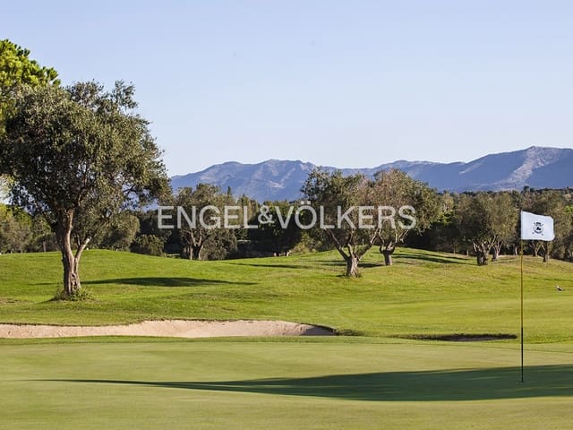 Undeveloped Land for sale in Peralada - € 523,770 (Ref: 9033607)