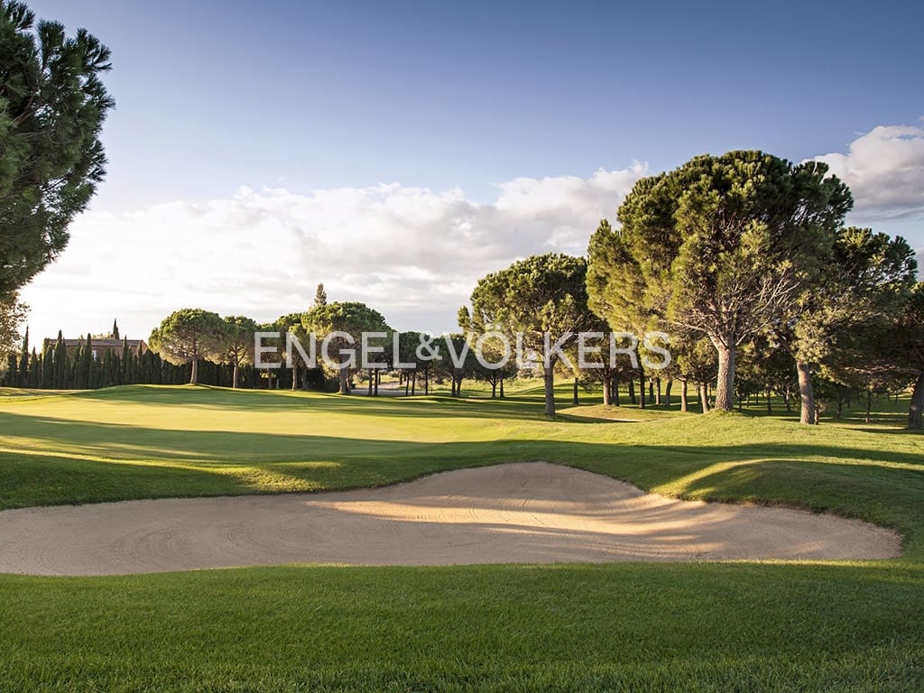 Grunde uden byggetilladelser til salg i Peralada - € 400.000 (Ref: 9033608)