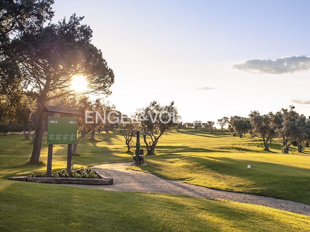 Grunde uden byggetilladelser til salg i Peralada - € 400.000 (Ref: 9033608)