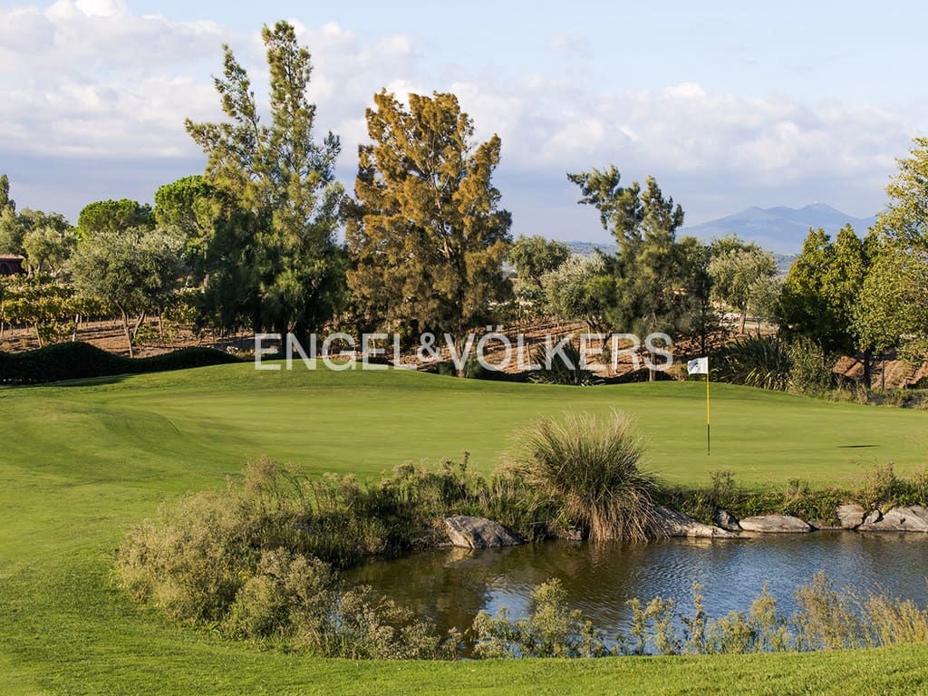 Grunde uden byggetilladelser til salg i Peralada - € 400.000 (Ref: 9033608)