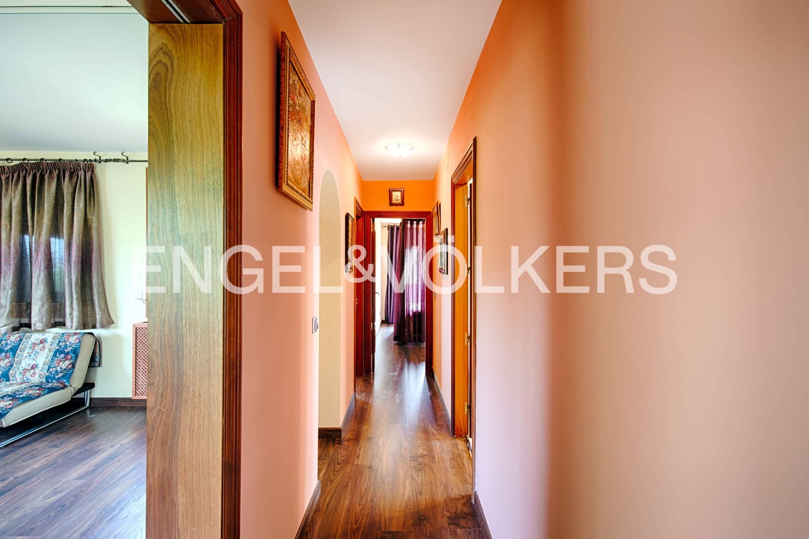 6 soverom Villa til salgs i Empuriabrava med svømmebasseng garasje - € 999 000 (Ref: 9041034)