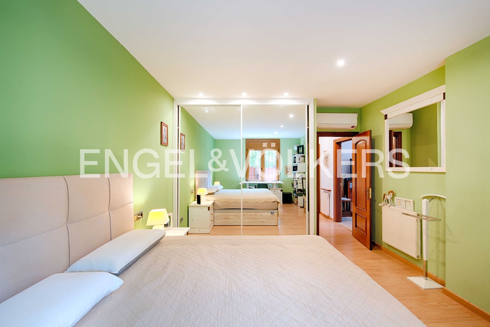 6 soverom Villa til salgs i Empuriabrava med svømmebasseng garasje - € 999 000 (Ref: 9041034)