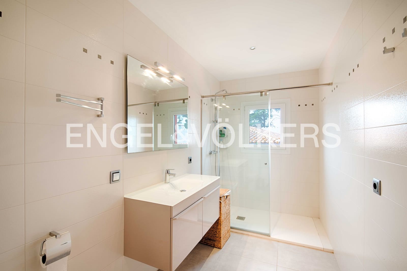 6 soverom Villa til salgs i Empuriabrava med svømmebasseng garasje - € 999 000 (Ref: 9041034)