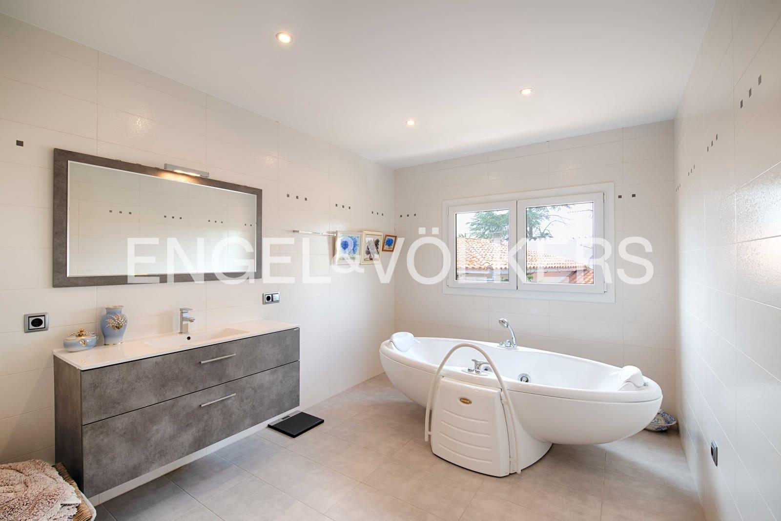 6 soverom Villa til salgs i Empuriabrava med svømmebasseng garasje - € 999 000 (Ref: 9041034)