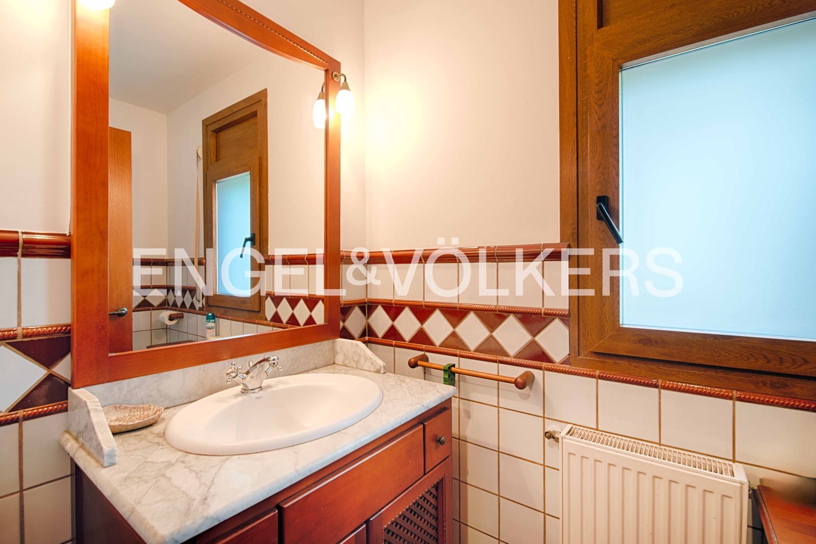 6 soverom Villa til salgs i Empuriabrava med svømmebasseng garasje - € 999 000 (Ref: 9041034)