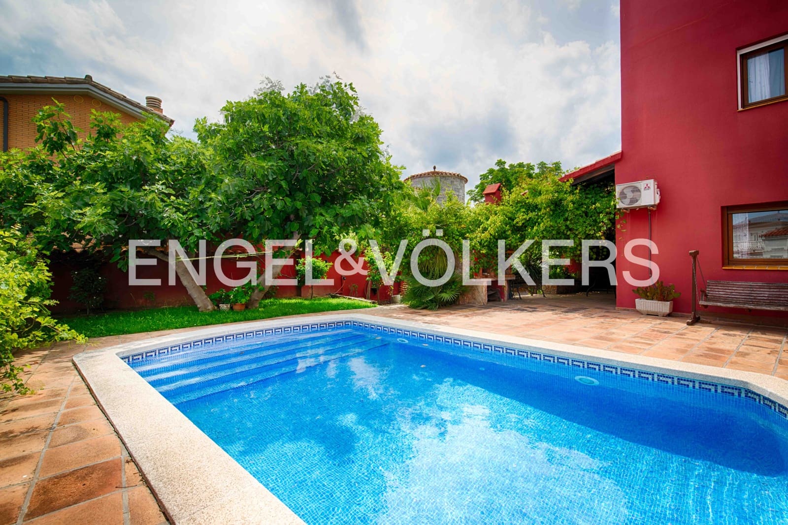 6 soverom Villa til salgs i Empuriabrava med svømmebasseng garasje - € 999 000 (Ref: 9041034)