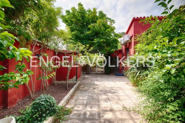 6 makuuhuone Huvila myytävänä paikassa Empuriabrava, Castelló d'Empúries mukana uima-altaan 
autotalli - 999 000 € (Ref: 9041034)