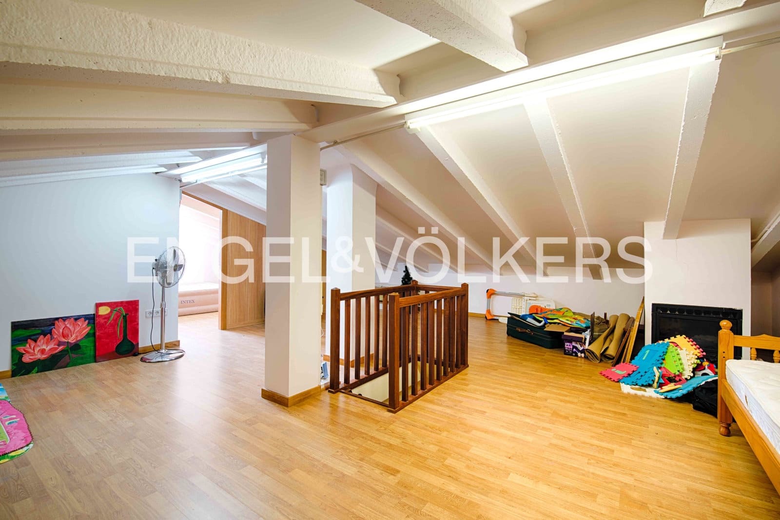 6 soverom Villa til salgs i Empuriabrava med svømmebasseng garasje - € 950 000 (Ref: 9041034)