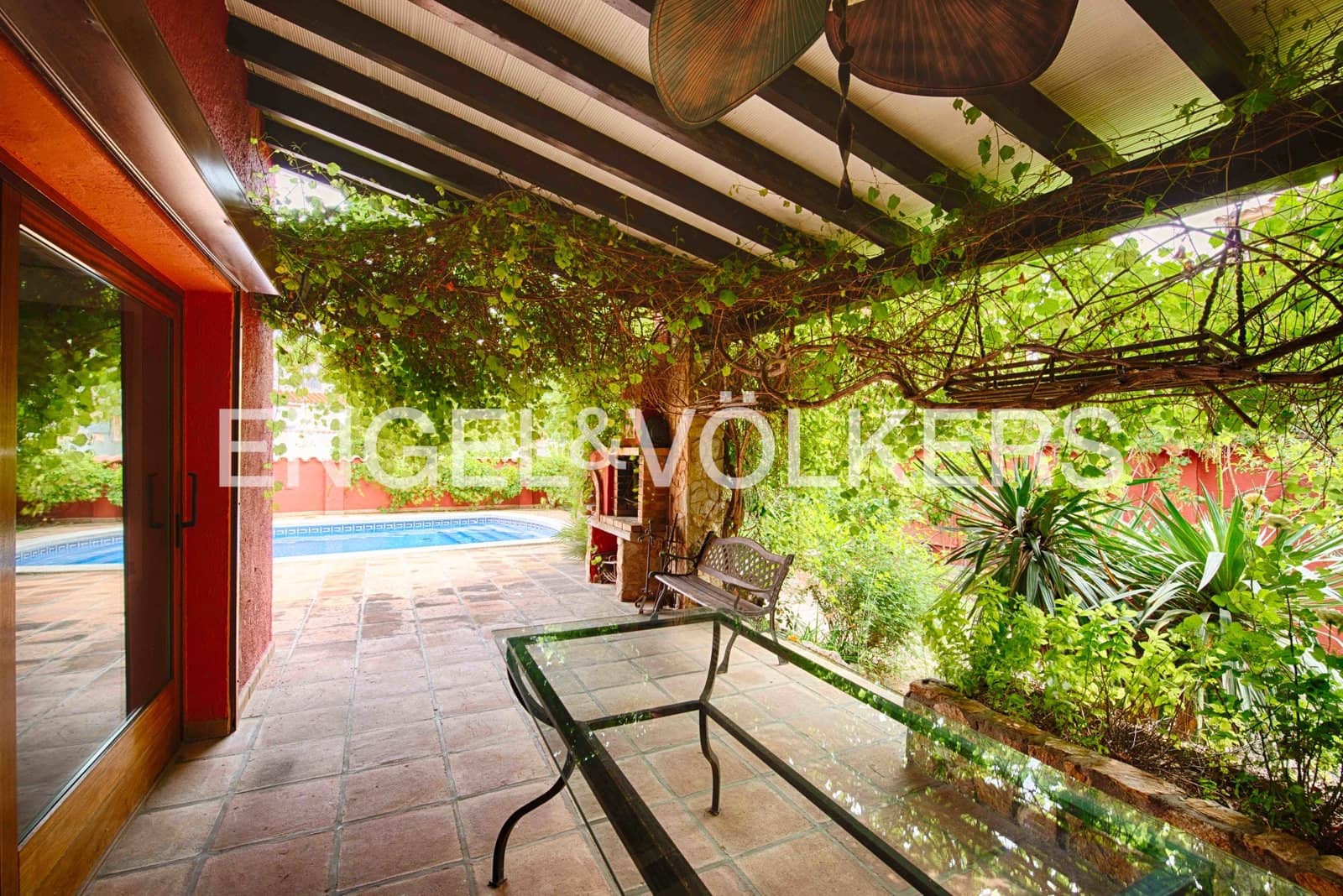 6 soverom Villa til salgs i Empuriabrava med svømmebasseng garasje - € 950 000 (Ref: 9041034)