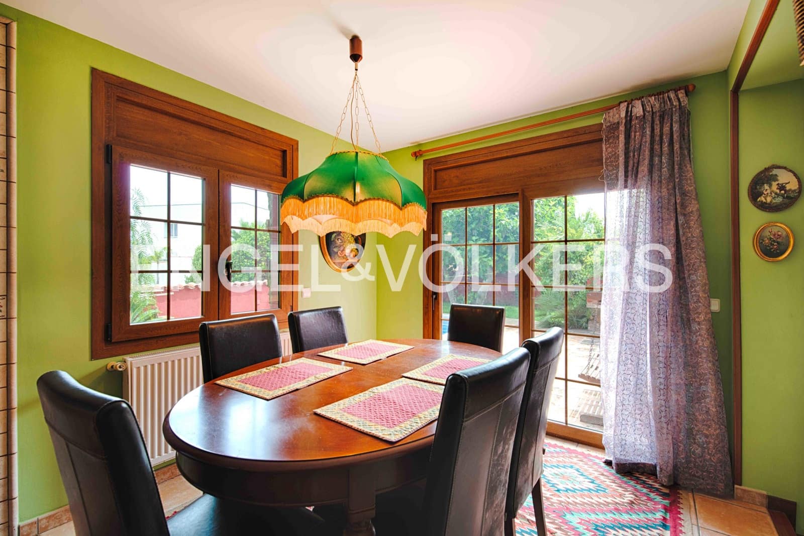 6 soverom Villa til salgs i Empuriabrava med svømmebasseng garasje - € 950 000 (Ref: 9041034)