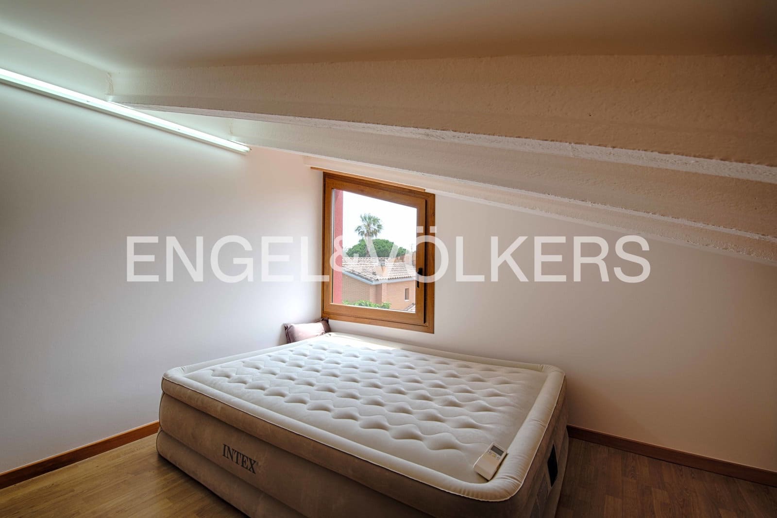 6 soverom Villa til salgs i Empuriabrava med svømmebasseng garasje - € 950 000 (Ref: 9041034)