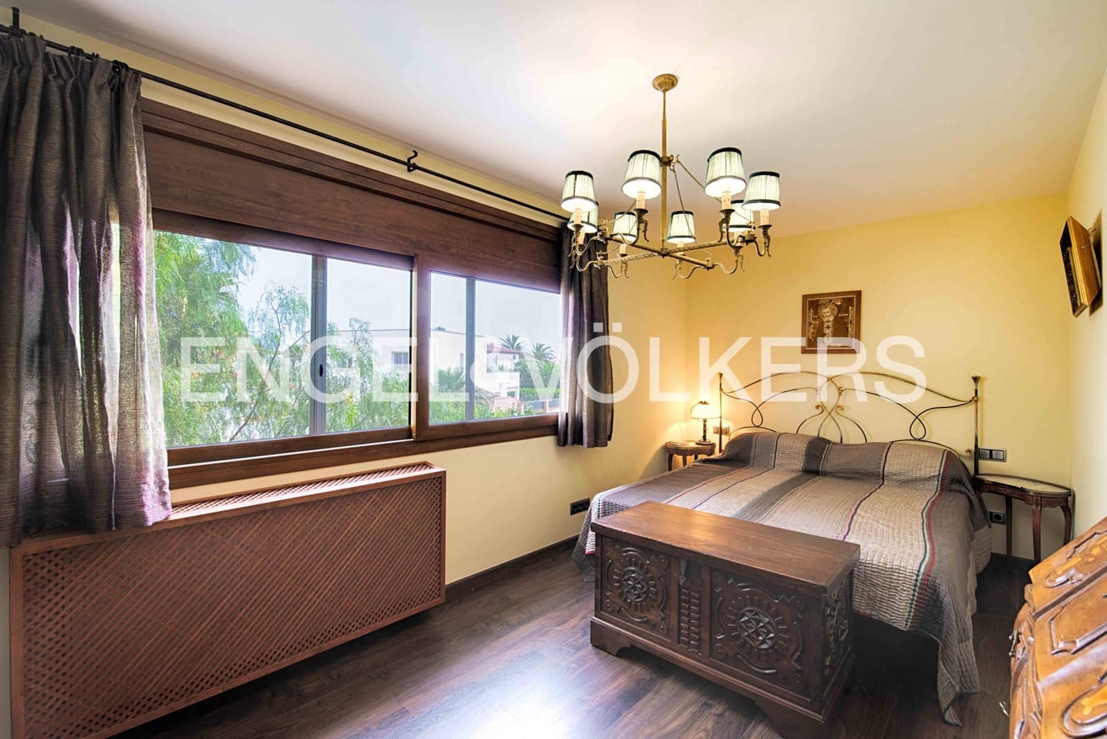 6 soverom Villa til salgs i Empuriabrava med svømmebasseng garasje - € 950 000 (Ref: 9041034)