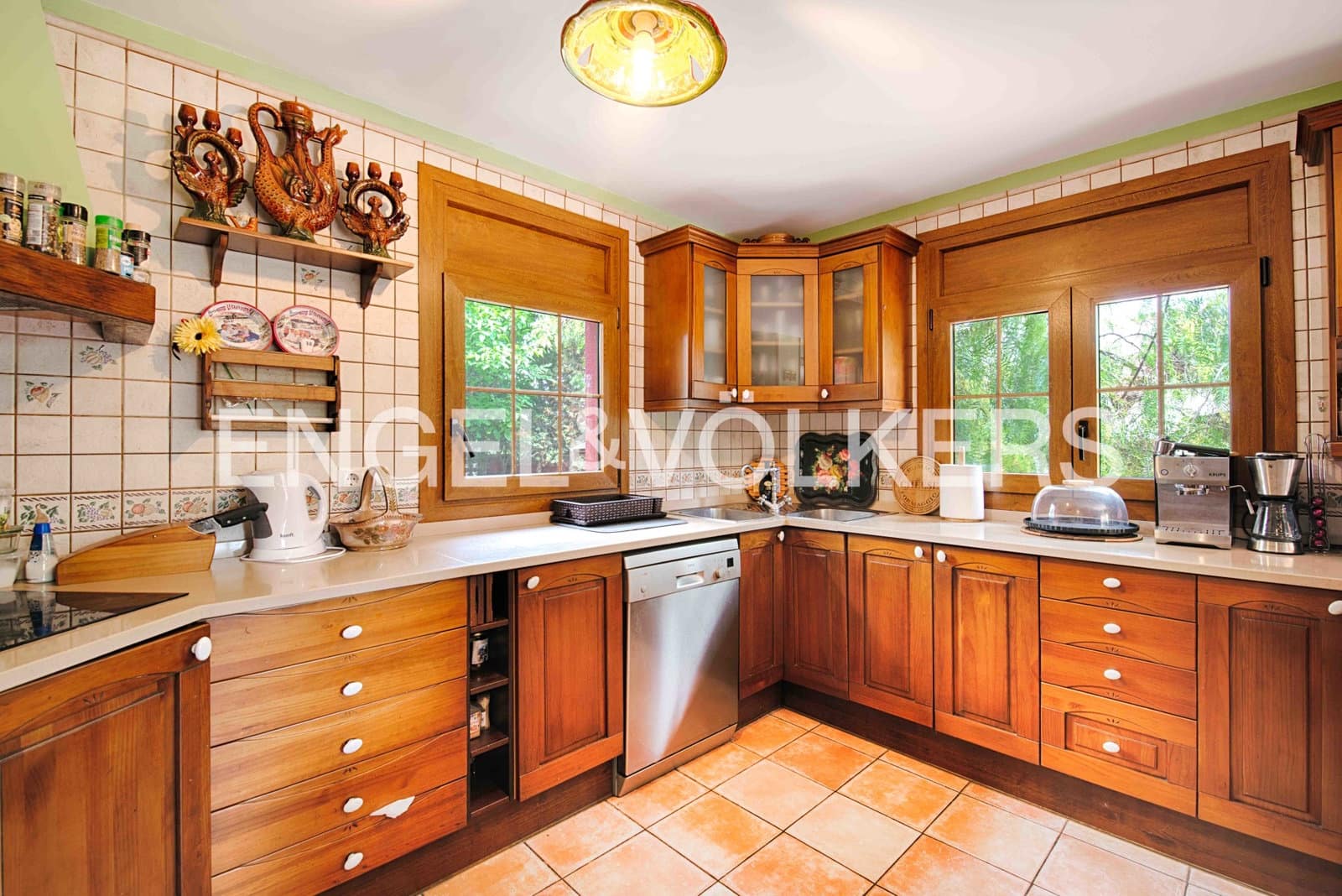 6 soverom Villa til salgs i Empuriabrava med svømmebasseng garasje - € 950 000 (Ref: 9041034)