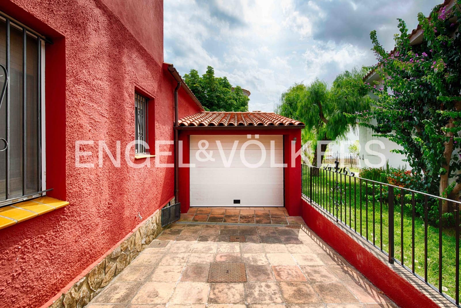 6 soverom Villa til salgs i Empuriabrava med svømmebasseng garasje - € 950 000 (Ref: 9041034)