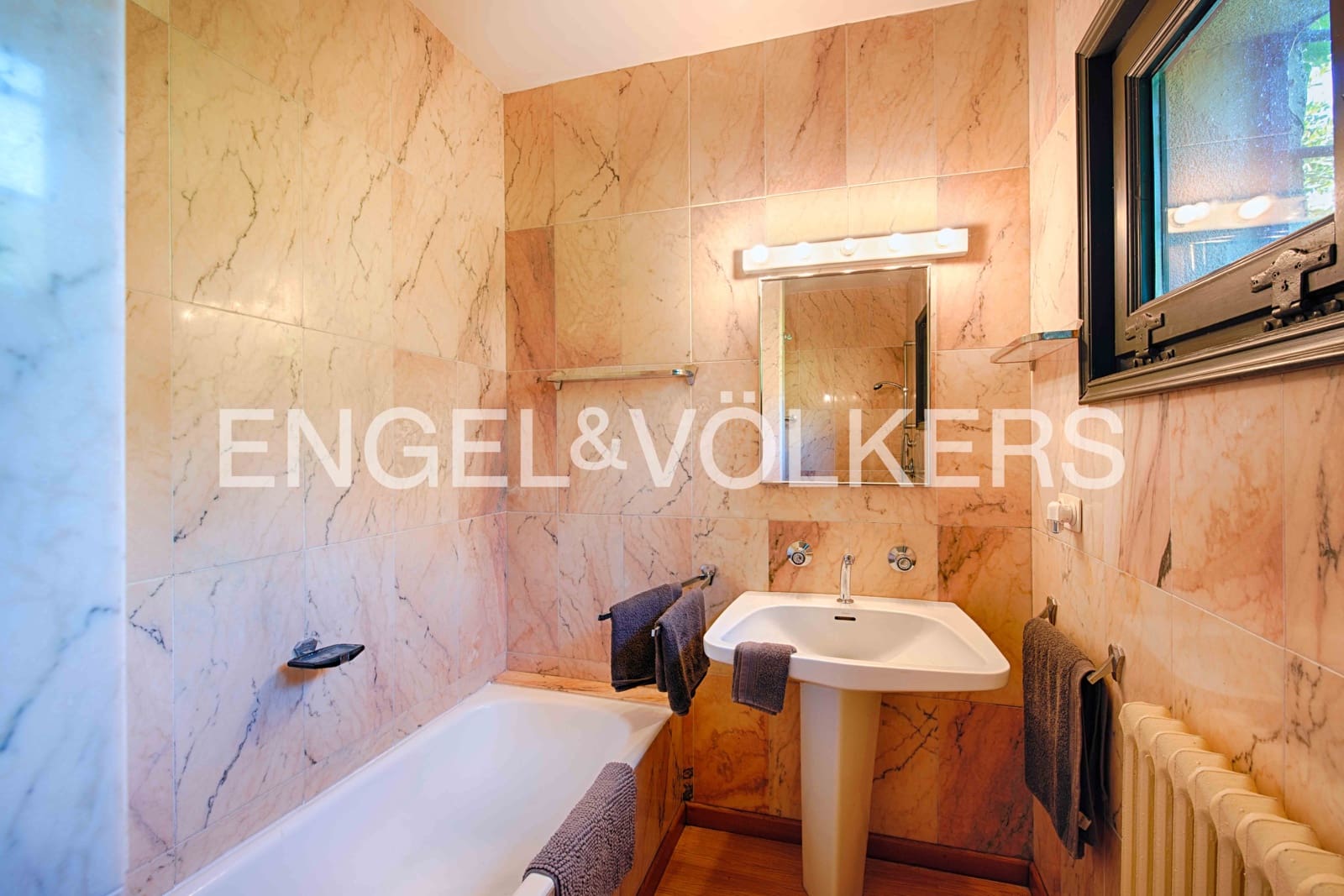 6 soveværelse Villa til salg i Sant Llorenc de la Muga med swimmingpool garage - € 990.000 (Ref: 9041242)