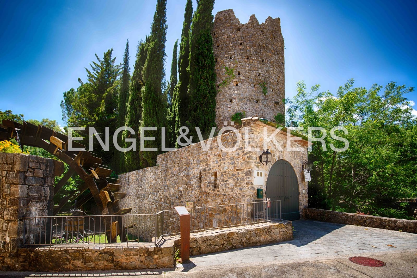 6 soveværelse Villa til salg i Sant Llorenc de la Muga med swimmingpool garage - € 990.000 (Ref: 9041242)