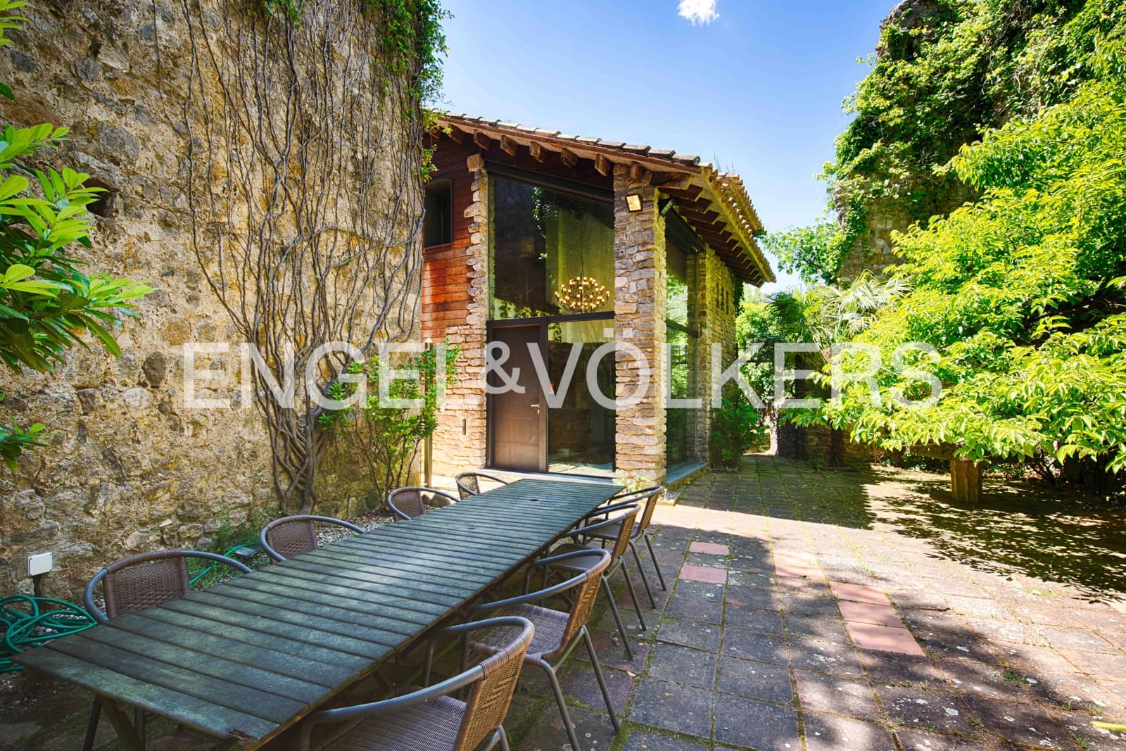 6 soveværelse Villa til salg i Sant Llorenc de la Muga med swimmingpool garage - € 990.000 (Ref: 9041242)