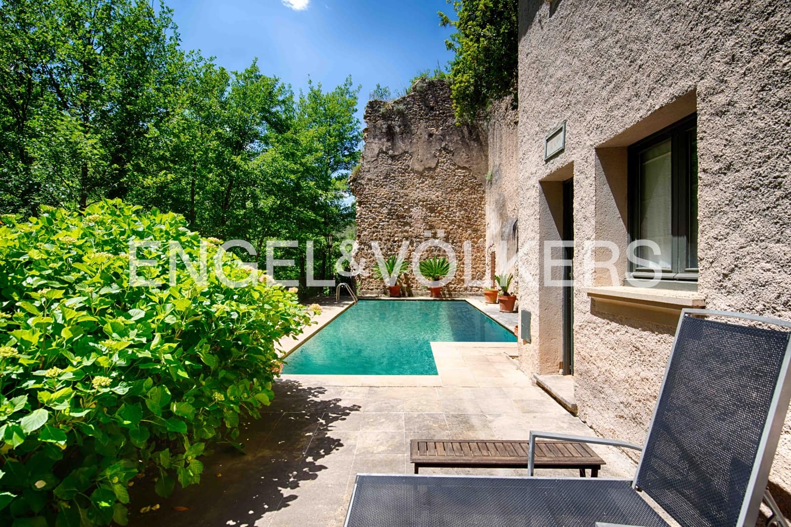 6 soveværelse Villa til salg i Sant Llorenc de la Muga med swimmingpool garage - € 990.000 (Ref: 9041242)