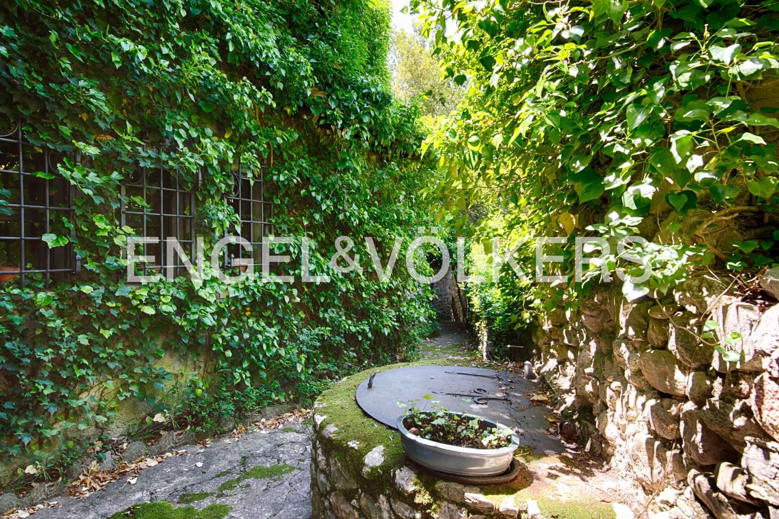 6 soveværelse Villa til salg i Sant Llorenc de la Muga med swimmingpool garage - € 990.000 (Ref: 9041242)