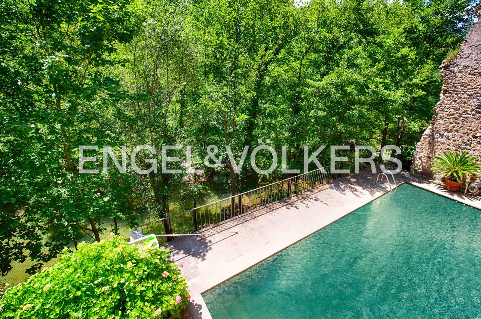 6 soveværelse Villa til salg i Sant Llorenc de la Muga med swimmingpool garage - € 990.000 (Ref: 9041242)