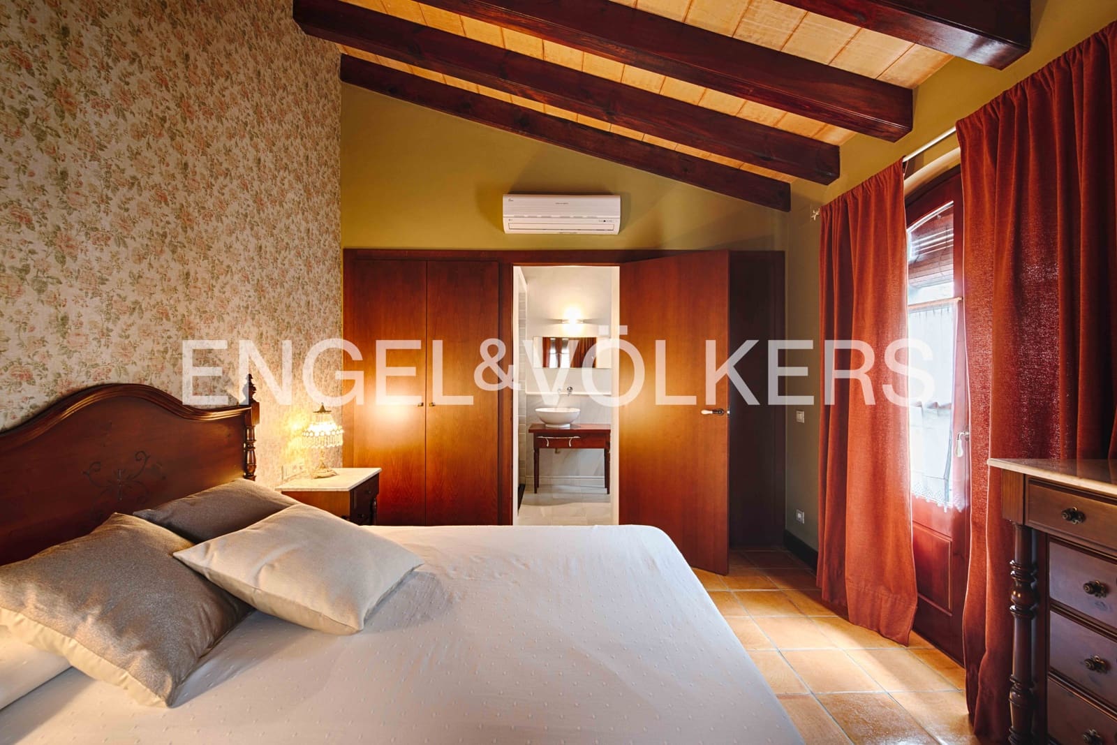 5 soveværelse Byhus til salg i Castello d'Empuries med garage - € 399.000 (Ref: 9057104)