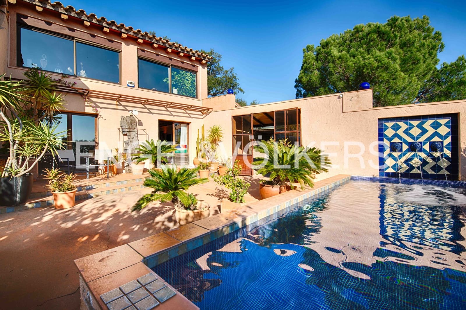 3 soveværelse Villa til salg i Cantallops med swimmingpool garage - € 980.000 (Ref: 9058134)