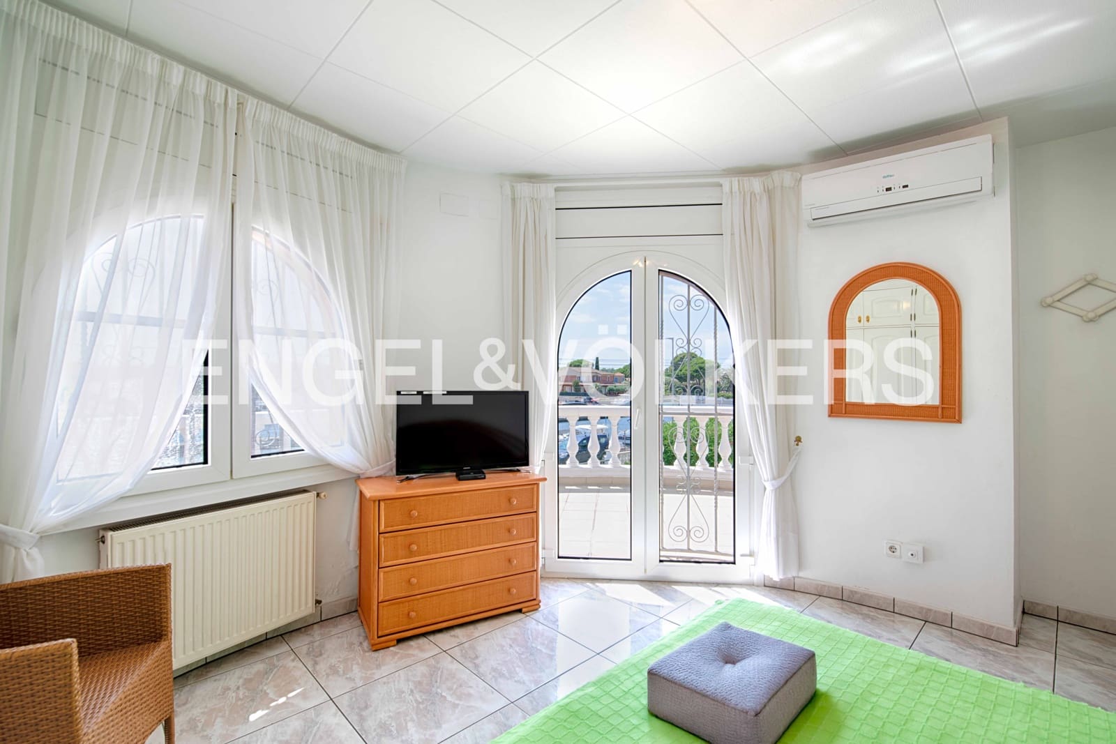 5 soveværelse Villa til salg i Empuriabrava med swimmingpool garage - € 749.000 (Ref: 9074191)