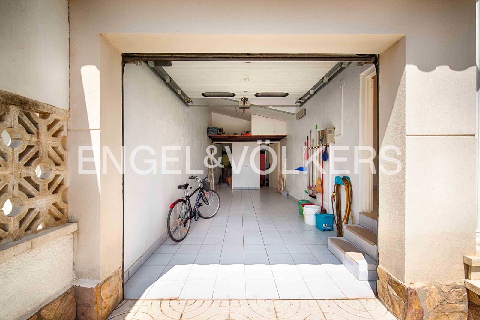 5 soveværelse Villa til salg i Empuriabrava med swimmingpool garage - € 749.000 (Ref: 9074191)