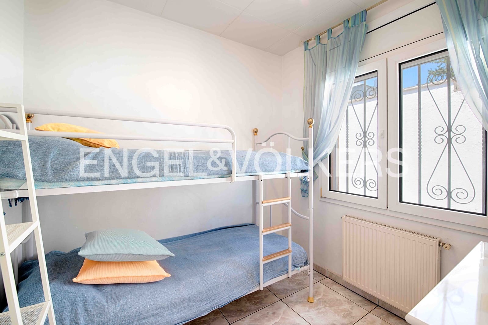 5 soveværelse Villa til salg i Empuriabrava med swimmingpool garage - € 749.000 (Ref: 9074191)