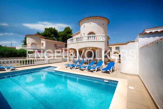 5 sypialnia Willa na sprzedaż w Empuriabrava, Castelló d'Empúries z basenem garażem - 749 000 € (Ref: 9074191)