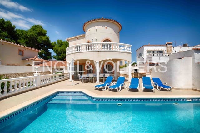 5 sypialnia Willa na sprzedaż w Empuriabrava, Castelló d'Empúries z basenem garażem - 749 000 € (Ref: 9074191)