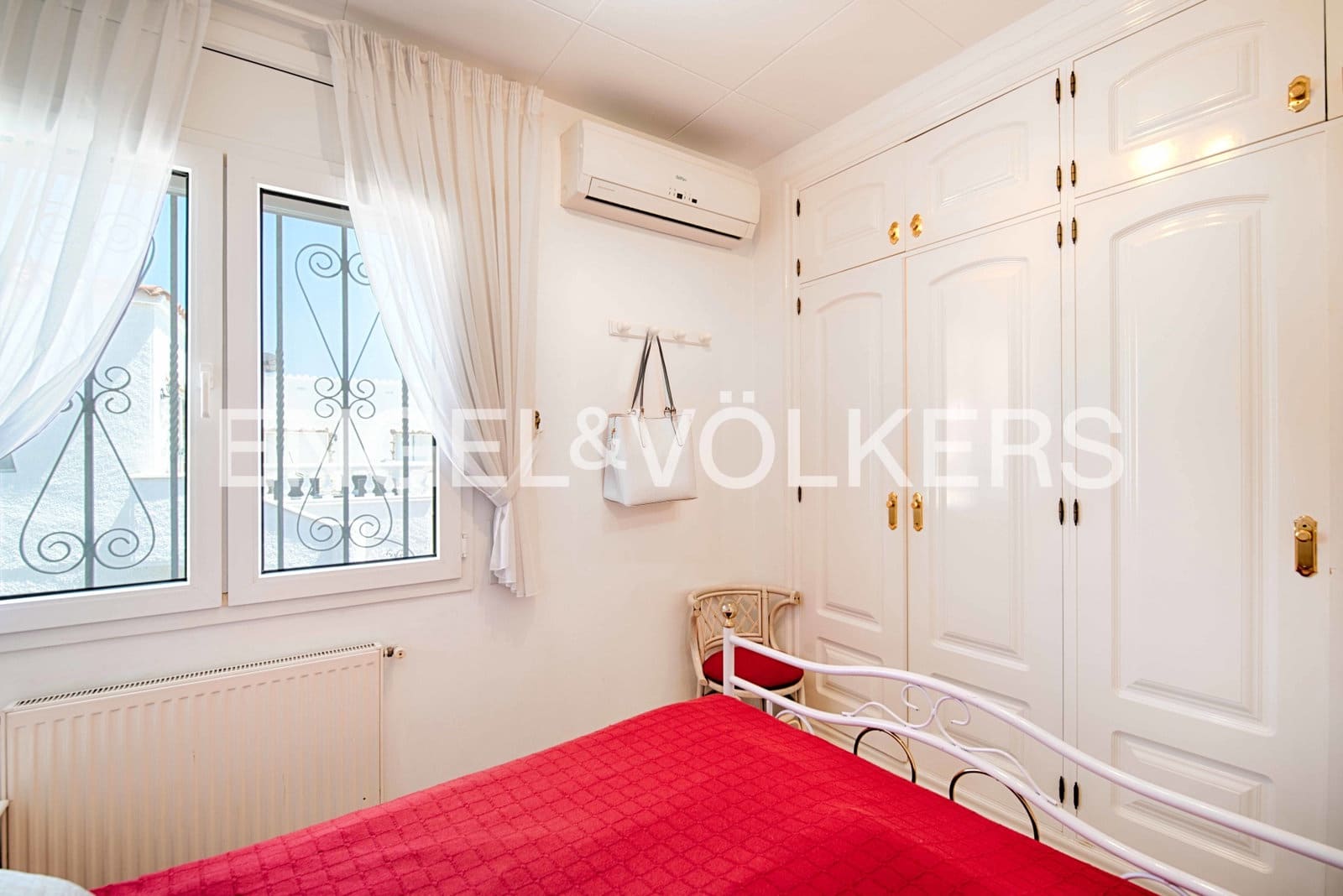 5 Zimmer Villa zu verkaufen in Empuriabrava mit Pool Garage - 749.000 € (Ref: 9074191)