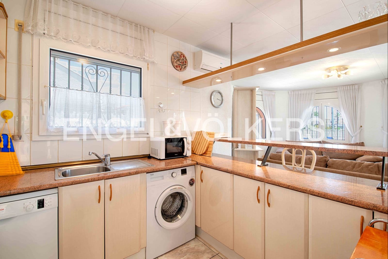 5 Zimmer Villa zu verkaufen in Empuriabrava mit Pool Garage - 749.000 € (Ref: 9074191)