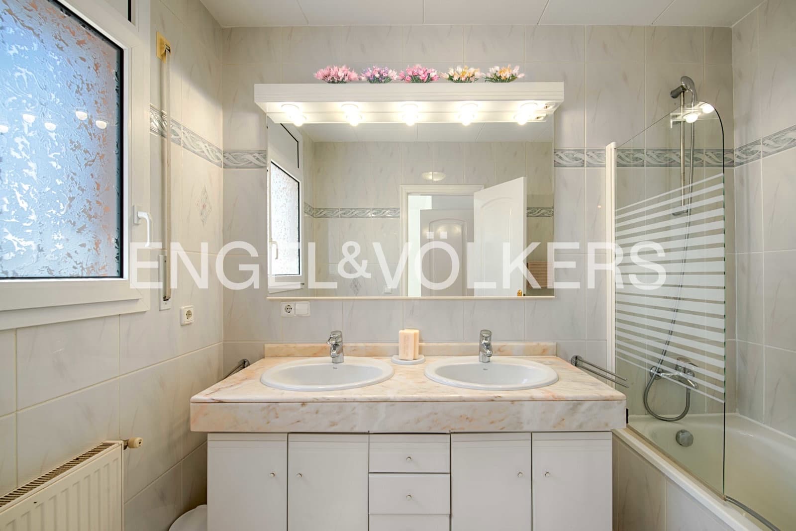 5 Zimmer Villa zu verkaufen in Empuriabrava mit Pool Garage - 749.000 € (Ref: 9074191)