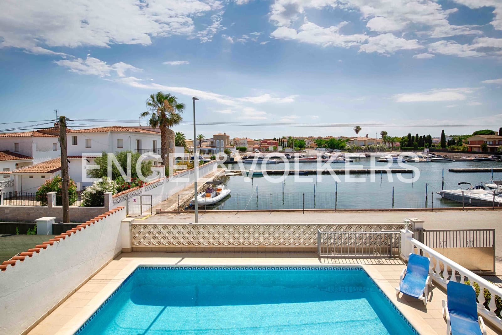 5 Zimmer Villa zu verkaufen in Empuriabrava mit Pool Garage - 749.000 € (Ref: 9074191)