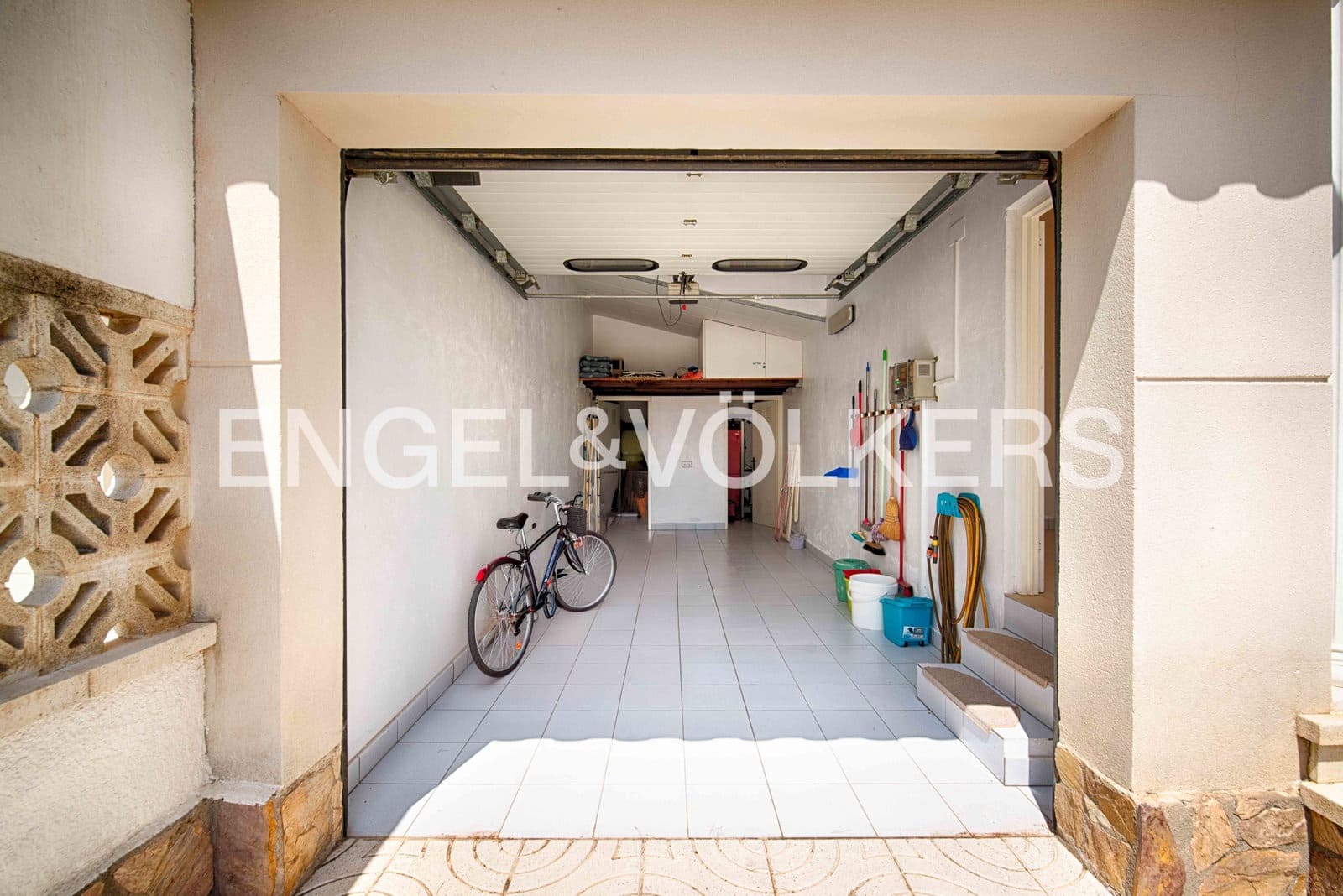 5 Zimmer Villa zu verkaufen in Empuriabrava mit Pool Garage - 749.000 € (Ref: 9074191)