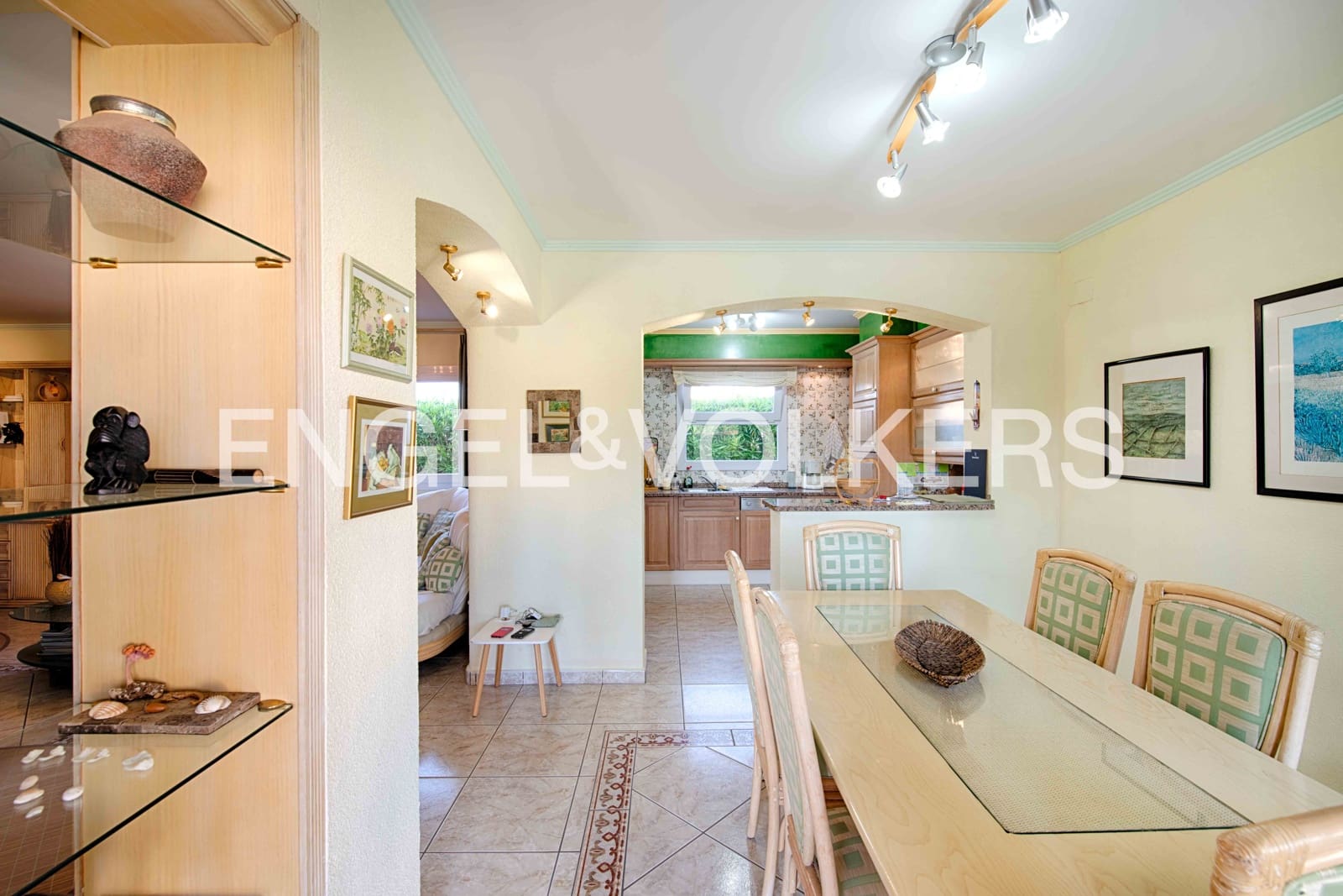 4 soverom Villa til salgs i Empuriabrava med svømmebasseng garasje - € 675 000 (Ref: 9074192)