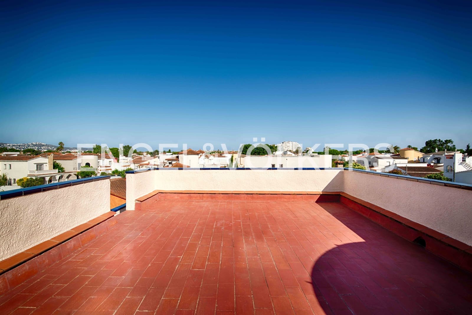 4 soverom Villa til salgs i Empuriabrava med svømmebasseng garasje - € 675 000 (Ref: 9074192)