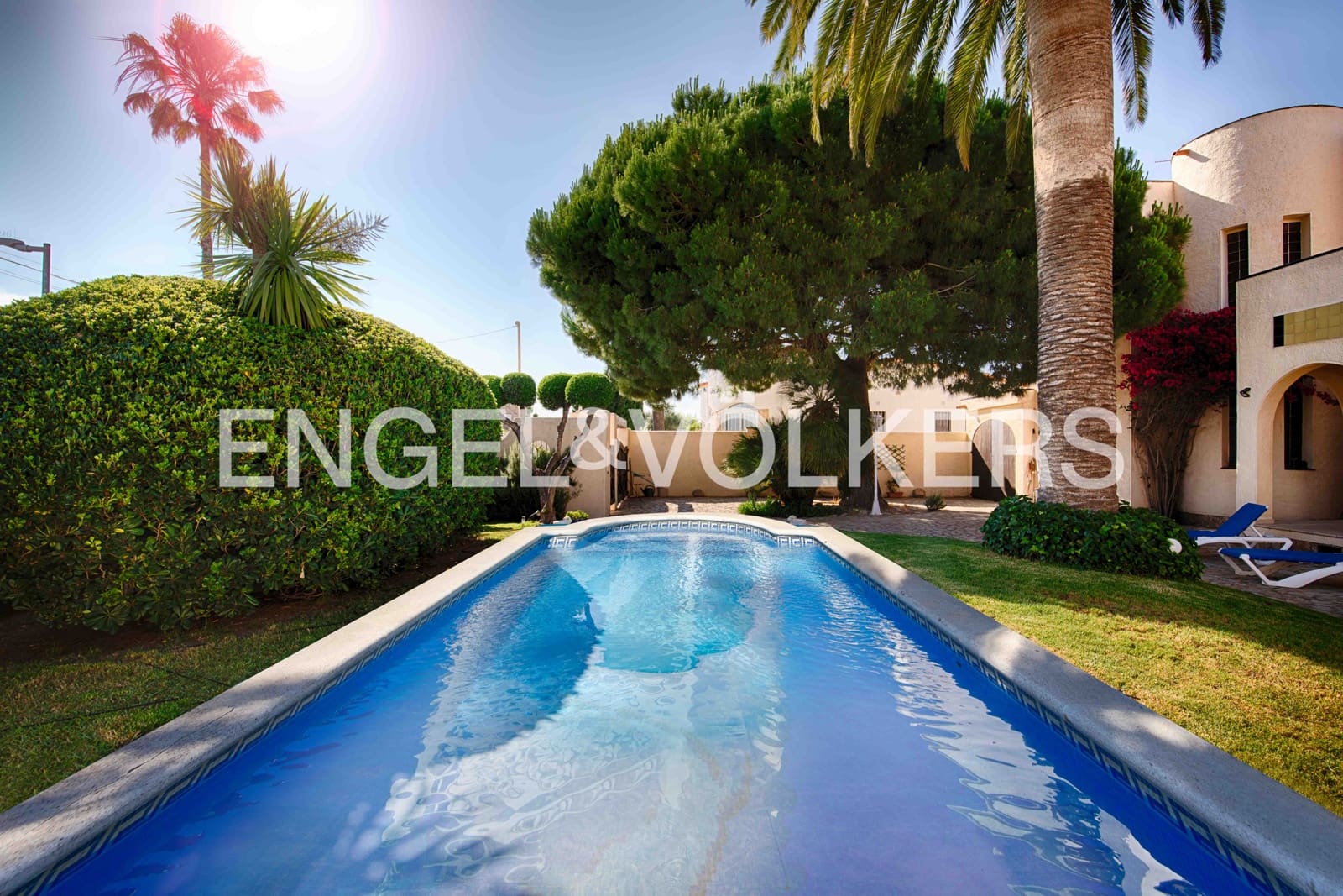 4 soverom Villa til salgs i Empuriabrava med svømmebasseng garasje - € 675 000 (Ref: 9074192)