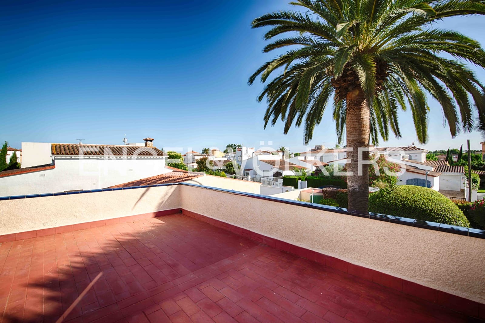 4 soverom Villa til salgs i Empuriabrava med svømmebasseng garasje - € 675 000 (Ref: 9074192)