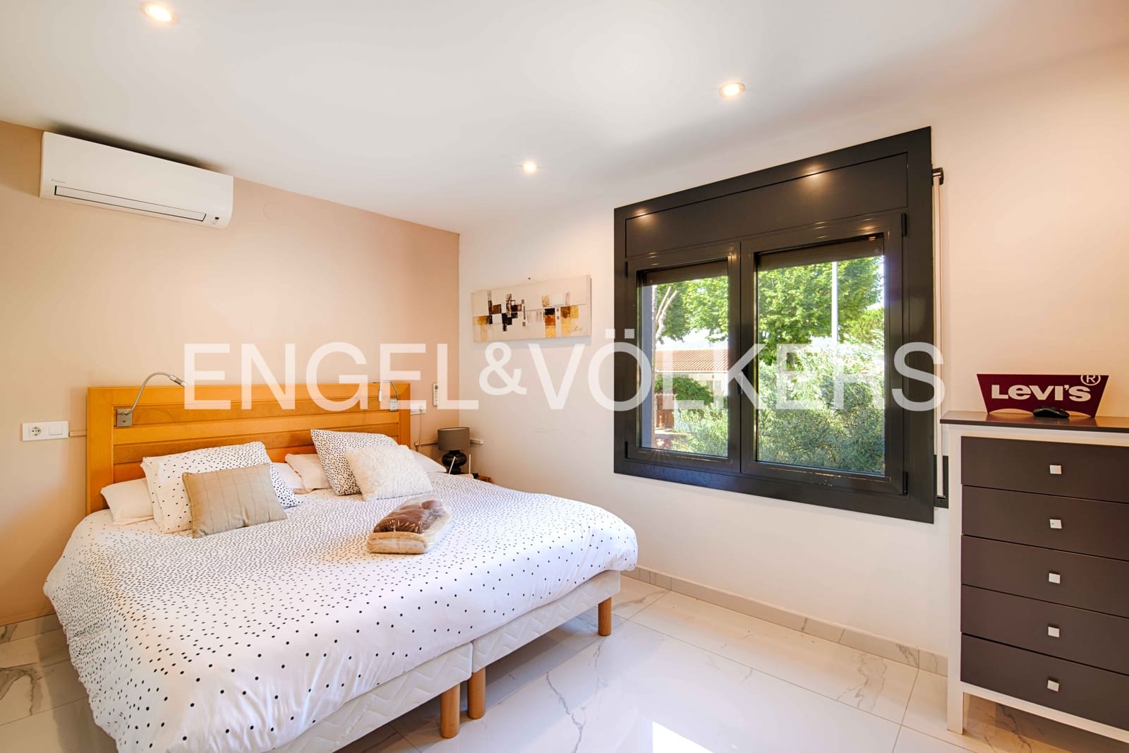 4 slaapkamer Villa te koop in Empuriabrava met zwembad garage - € 1.050.000 (Ref: 9074554)