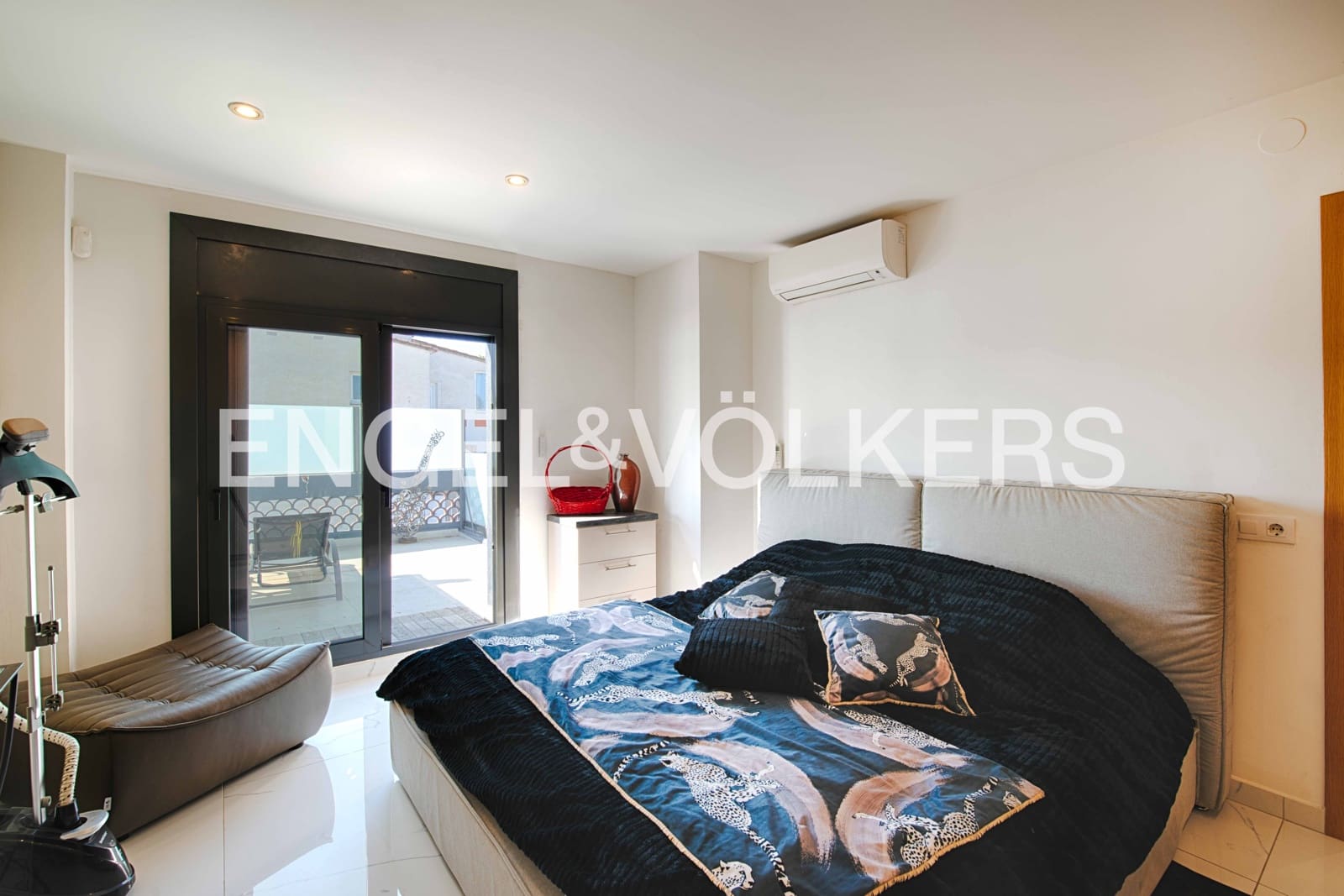 4 slaapkamer Villa te koop in Empuriabrava met zwembad garage - € 1.050.000 (Ref: 9074554)