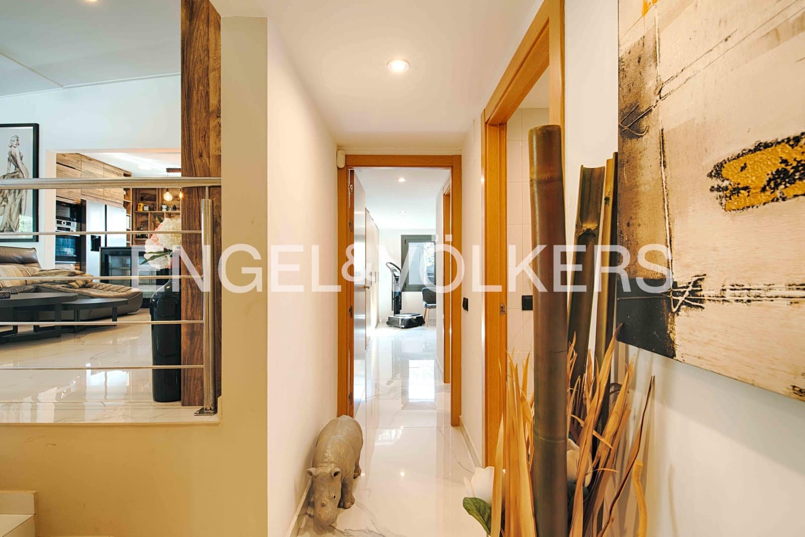 4 sypialnia Willa na sprzedaż w Empuriabrava z basenem garażem - 950 000 € (Ref: 9074554)