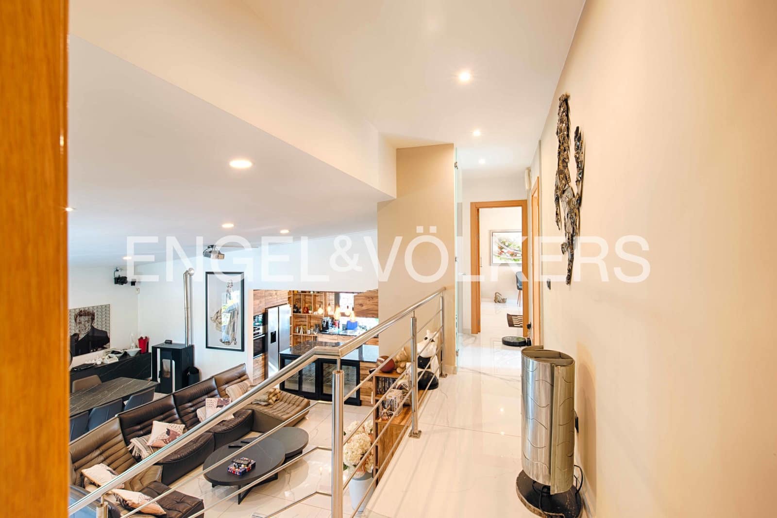 4 sypialnia Willa na sprzedaż w Empuriabrava z basenem garażem - 950 000 € (Ref: 9074554)