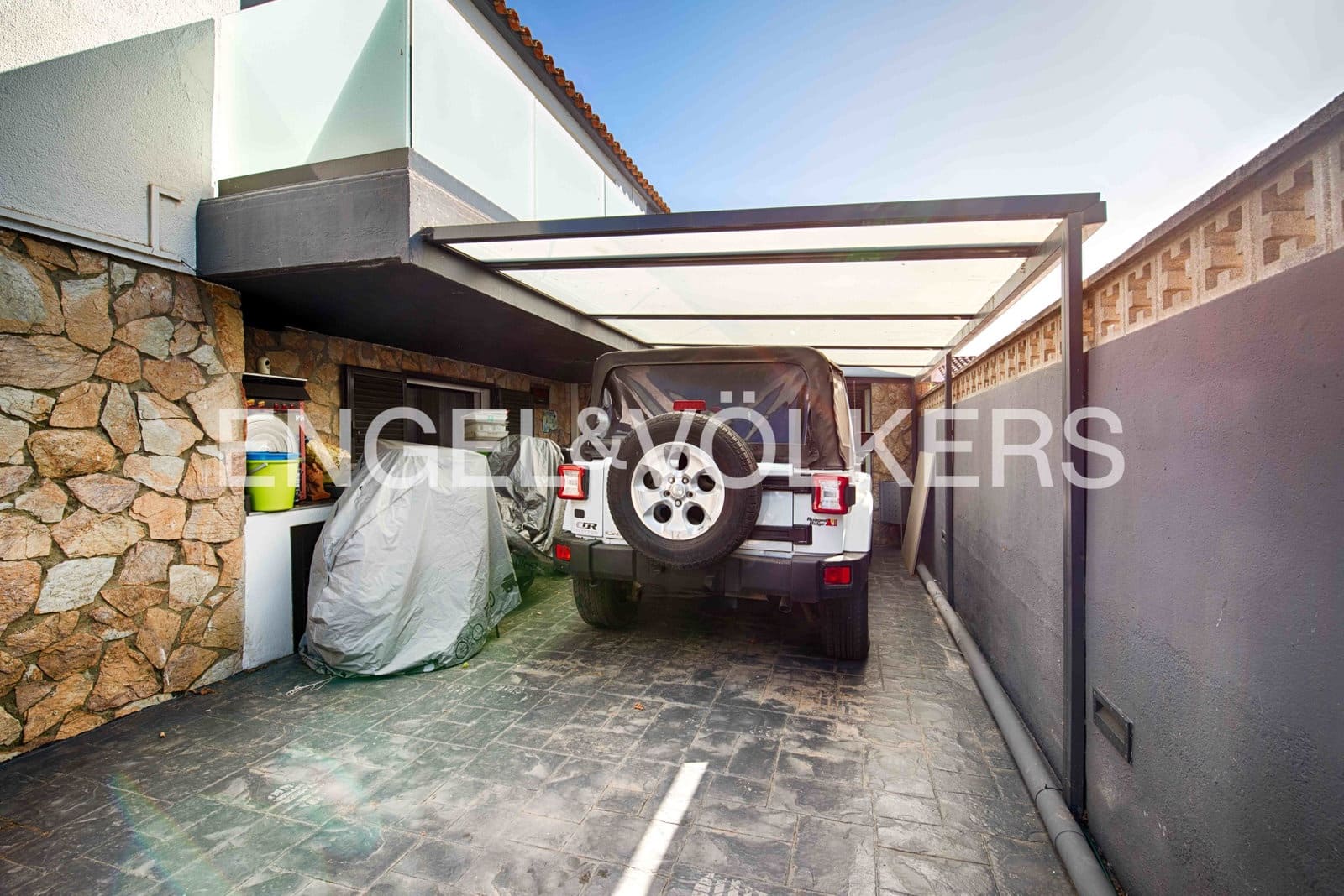 4 sypialnia Willa na sprzedaż w Empuriabrava z basenem garażem - 950 000 € (Ref: 9074554)
