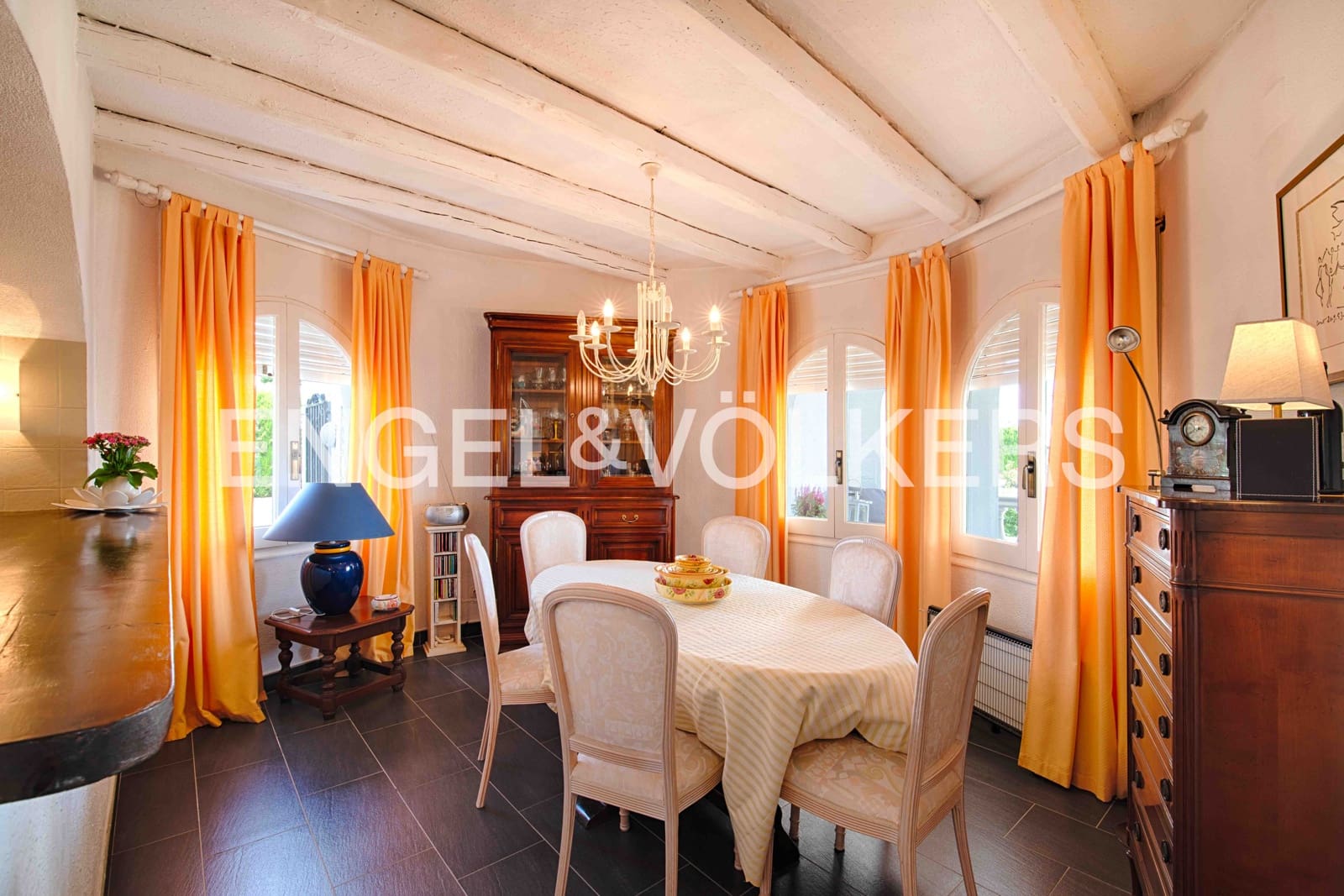 3 soveværelse Villa til salg i Empuriabrava med swimmingpool garage - € 1.950.000 (Ref: 9109410)