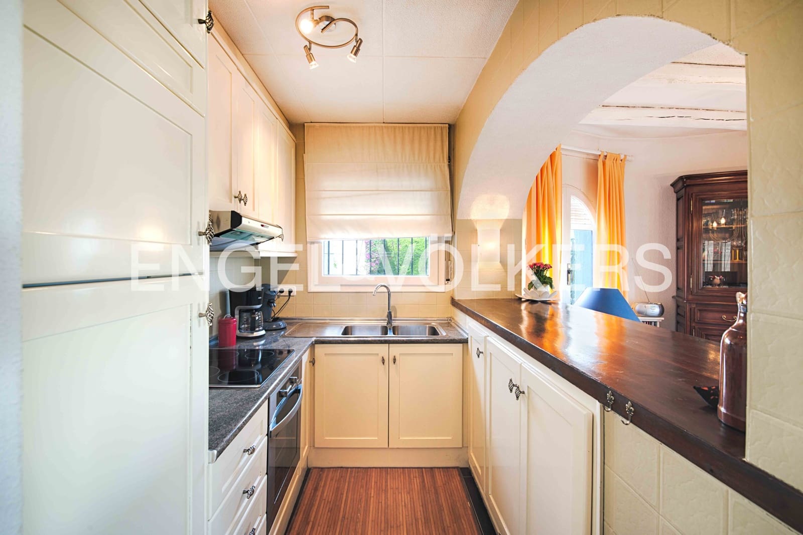 3 soveværelse Villa til salg i Empuriabrava med swimmingpool garage - € 1.950.000 (Ref: 9109410)