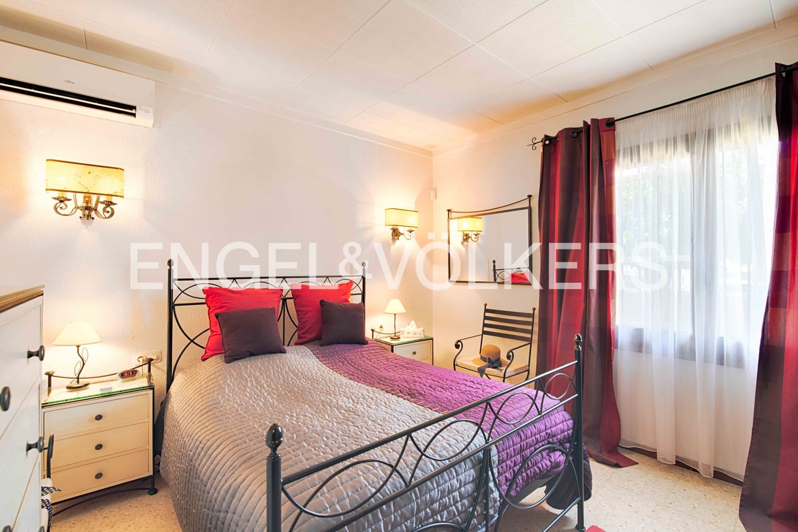 3 soveværelse Villa til salg i Empuriabrava med swimmingpool garage - € 1.950.000 (Ref: 9109410)