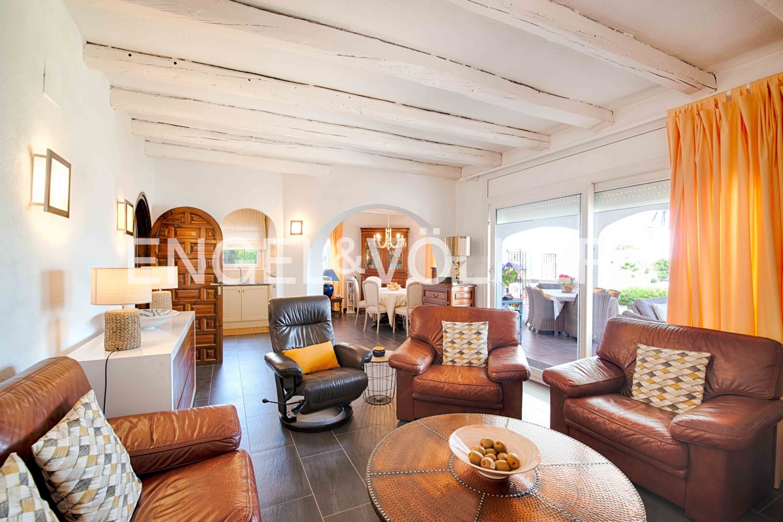 3 soveværelse Villa til salg i Empuriabrava med swimmingpool garage - € 1.950.000 (Ref: 9109410)