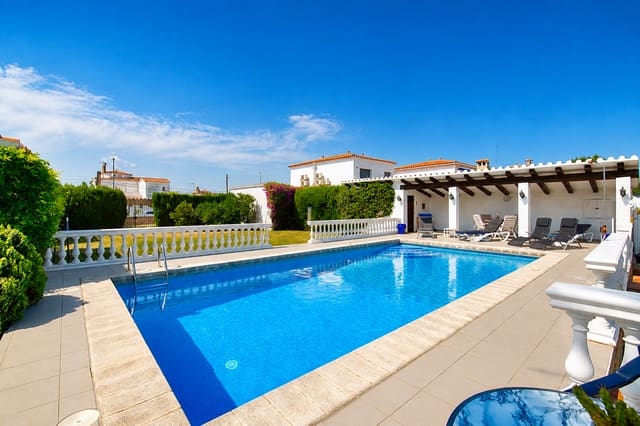 3 soveværelse Villa til salg i Empuriabrava, Castelló d'Empúries med swimmingpool garage - € 1.650.000 (Ref: 9109410)